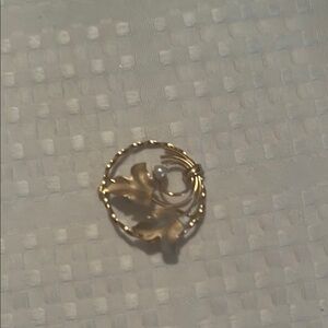 Elegant Gold Leaf Brooch